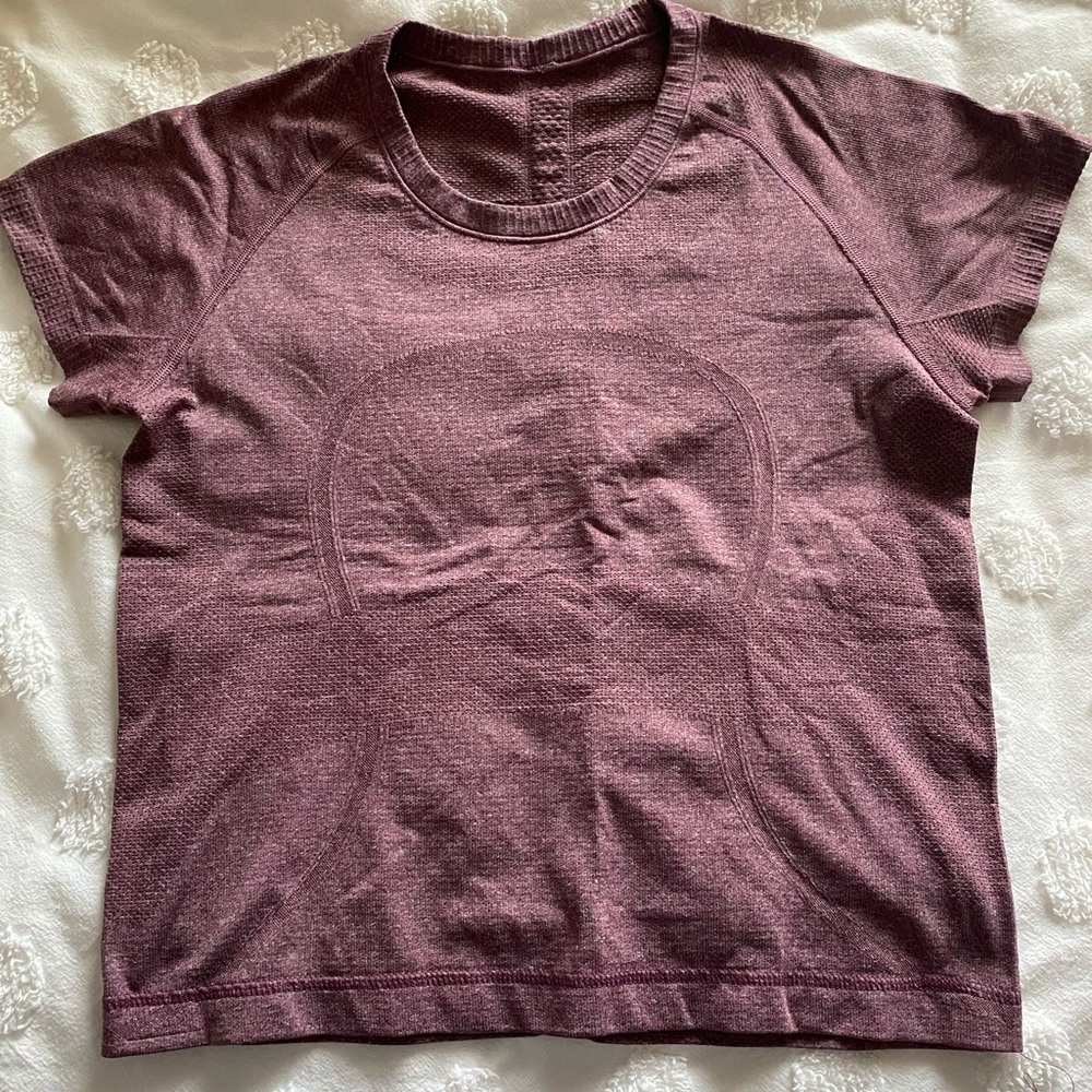 cropped lululemon short sleeve workout top